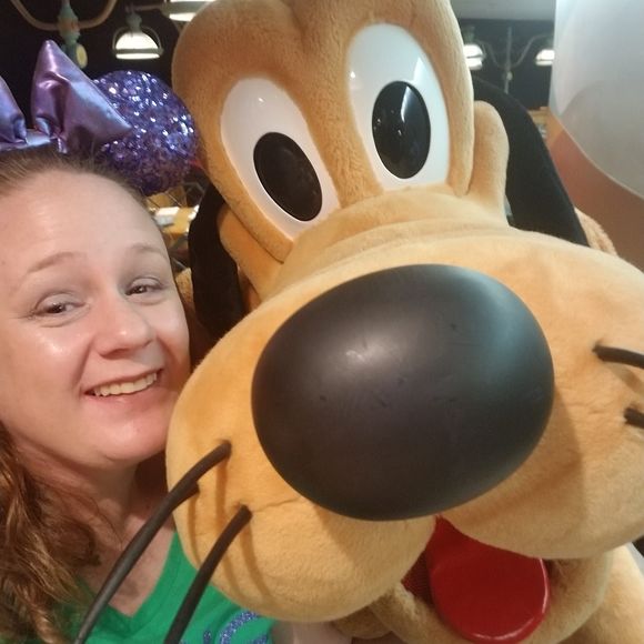 Meet your Posher, Julie - Picture 1 of 1